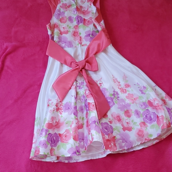 Springtime dress - Picture 3 of 3